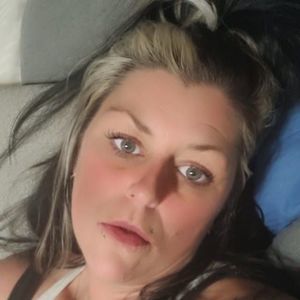 Meet your Posher, Leona